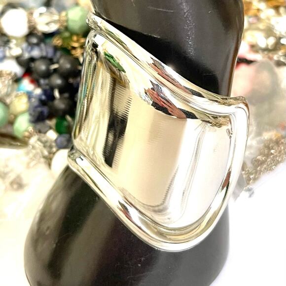 Bracelet Medium Bone Cuff Bracelet Silver Tone N04 - Picture 3 of 9